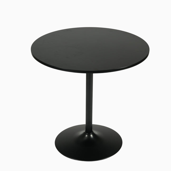 Furniture R Minimalistischer Esstisch aus Holz im skandinavischen Stil mit klaren Linien und lackierter Oberfläche