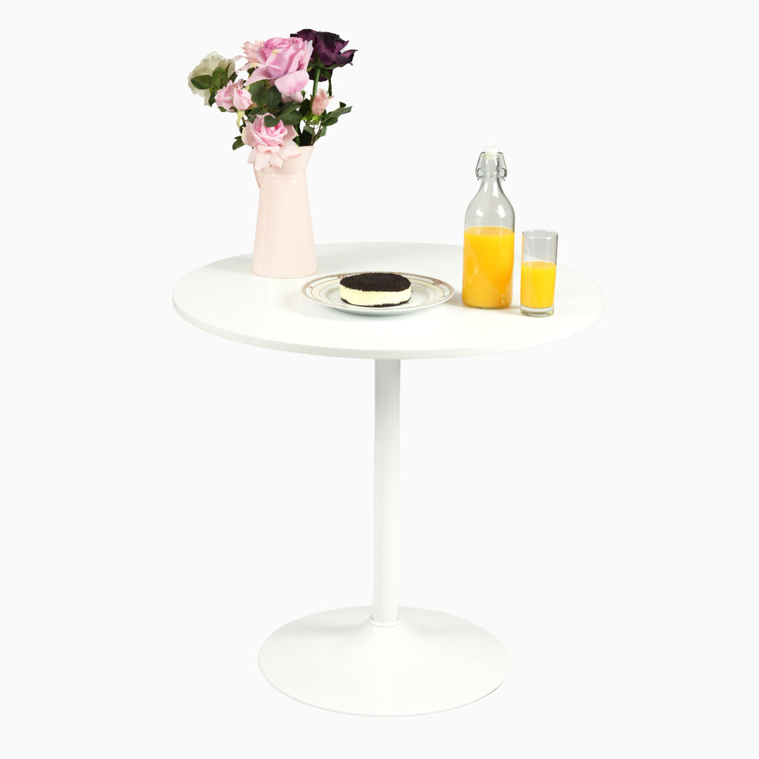 Furniture R Minimalistischer Esstisch aus Holz im skandinavischen Stil mit klaren Linien und lackierter Oberfläche