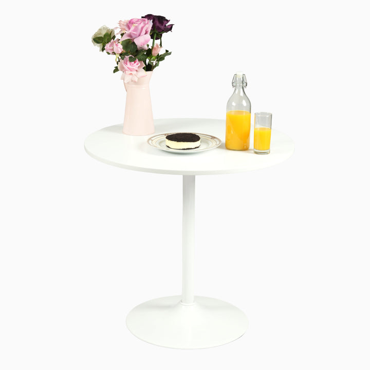 Furniture R Minimalistischer Esstisch aus Holz im skandinavischen Stil mit klaren Linien und lackierter Oberfläche