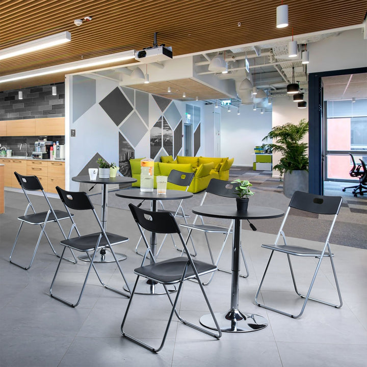 L'ensemble de chaises pliantes en plastique simples Furniture R offre des sièges supplémentaires dans les petits espaces