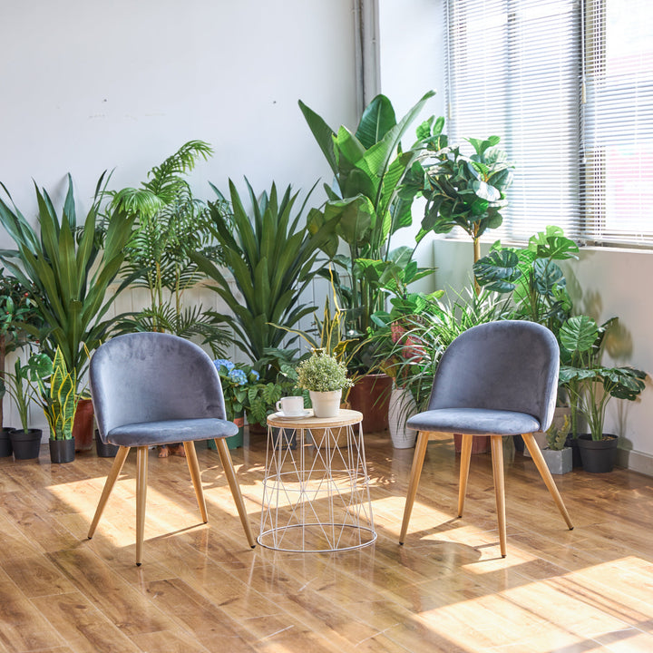Chaises de salle à manger au design moderne et scandinave avec revêtement en velours pour un espace élégant
